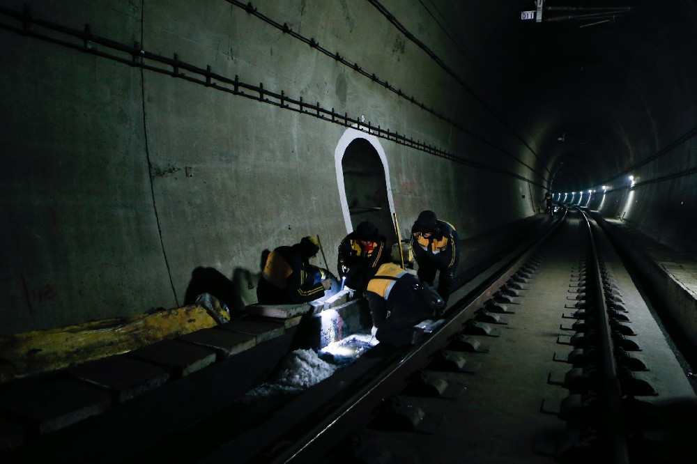 彭泽铁路运营隧道病害现状